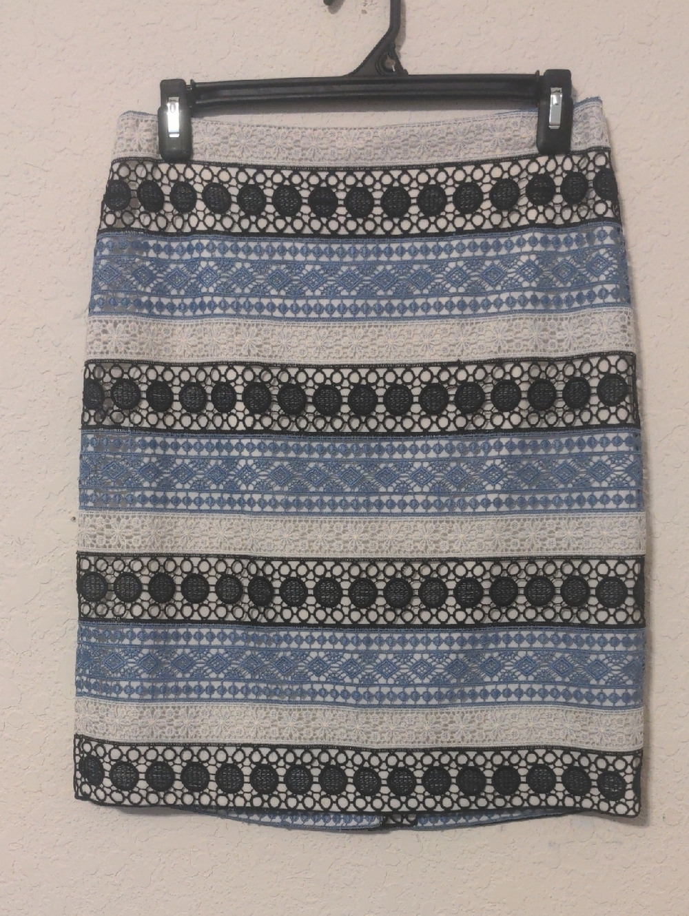 Talbots Women's Blue & Black Chic Crochet Lace Striped Pencil Skirt. Size 2 NWT